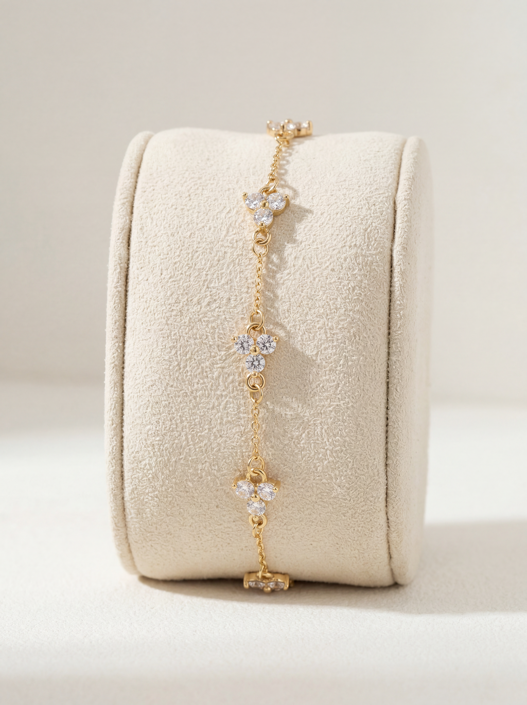 CRYSTAL CLOVER BRACELET | 18K Gold