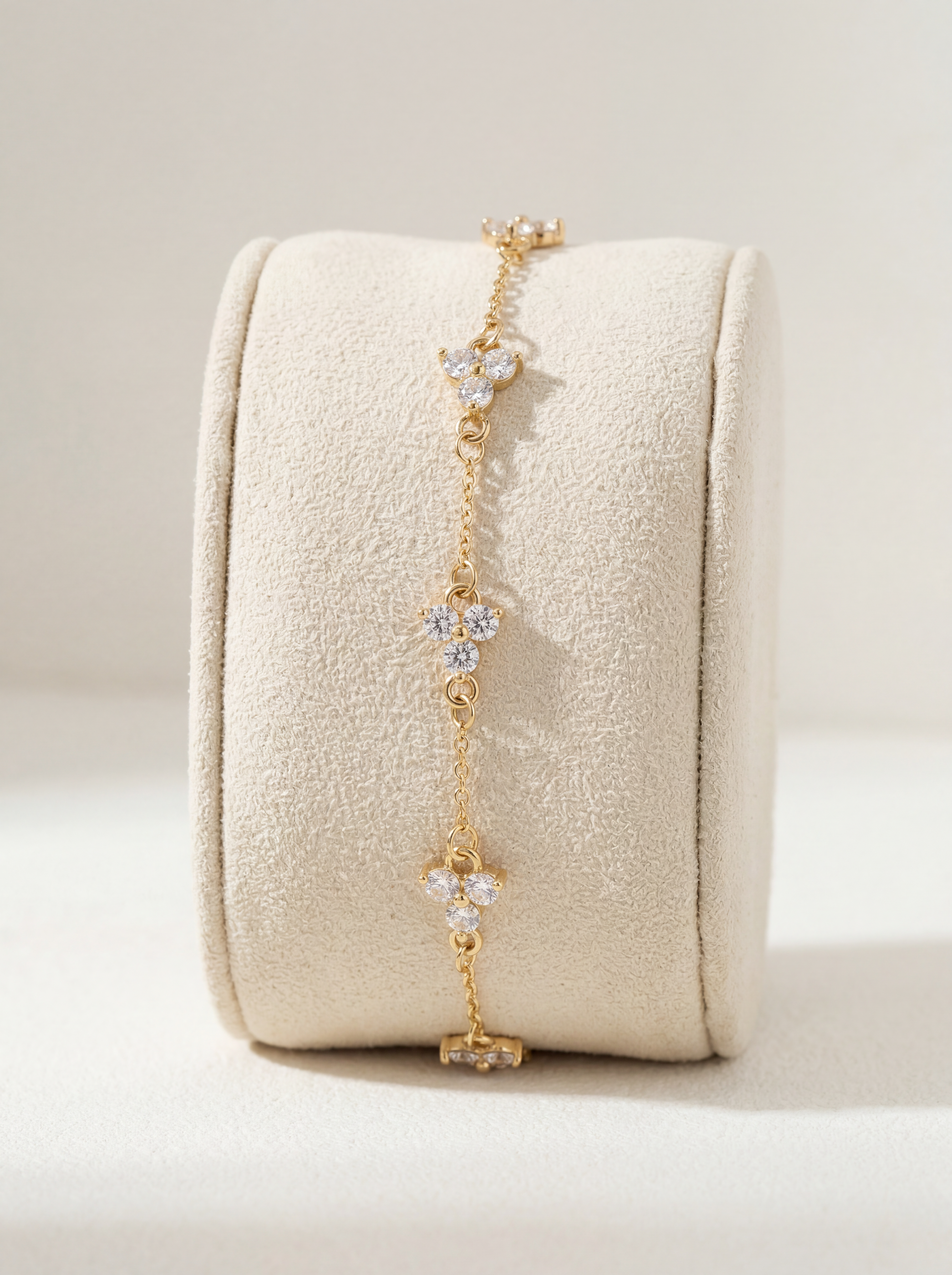 CRYSTAL CLOVER BRACELET | 18K Gold
